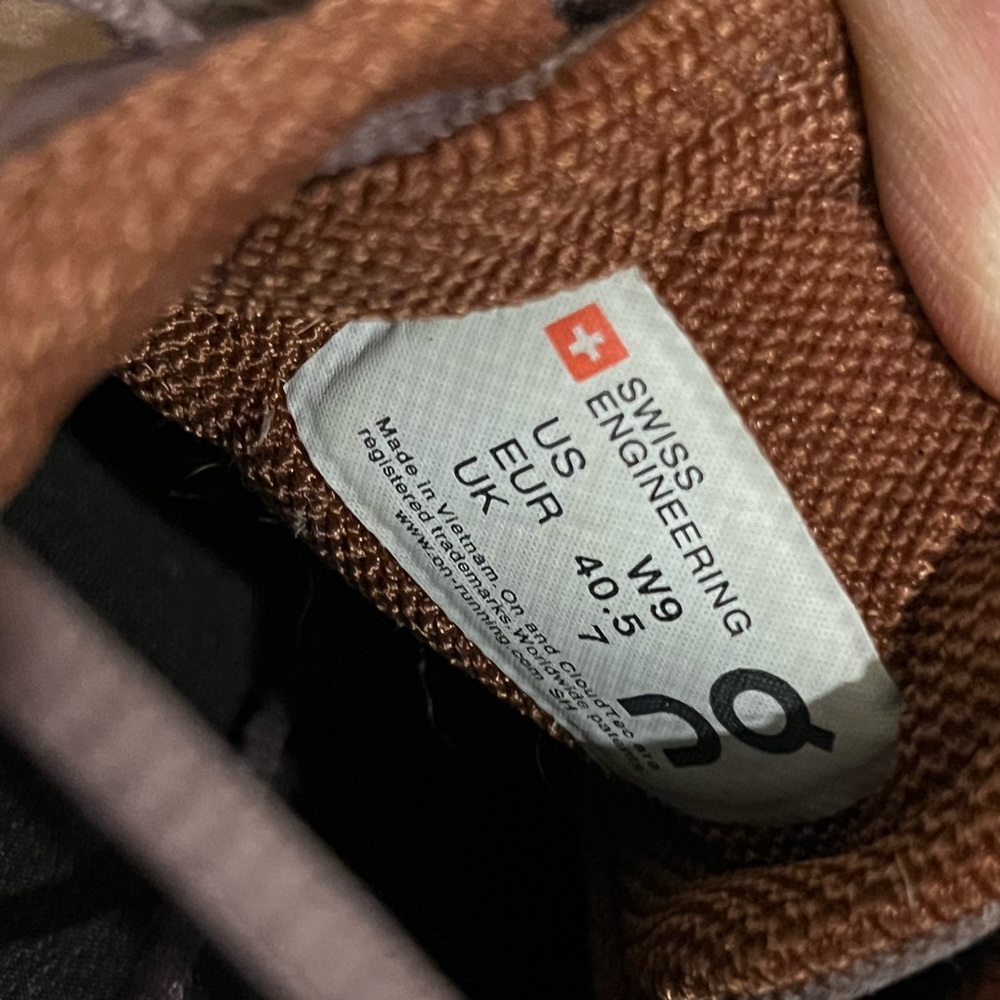On Cloud sneakers. Worn but great condition. Smoke free home